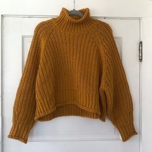 Turtle neck sweater(perfect condition)